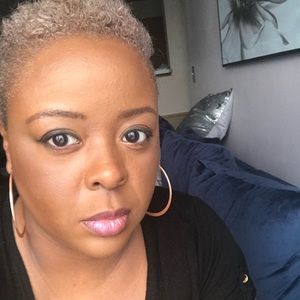 Meet your Posher, Simone